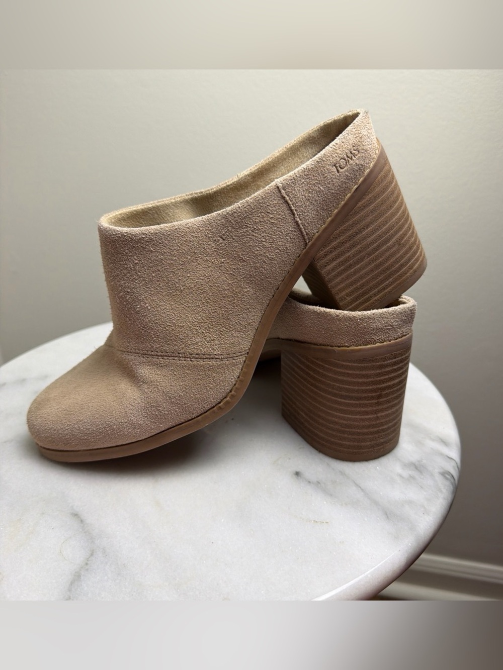 TOMS Suede Evelyn Backless Block Heel Booties – Women’s Size 11 🤎